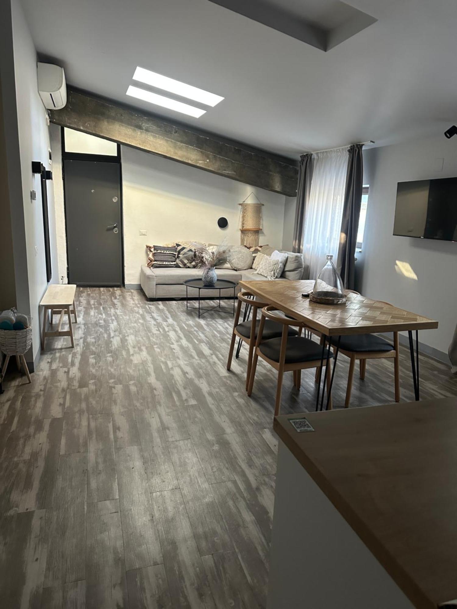 Apartment Marvellous 2 Bedrooms Attic In The Old Town